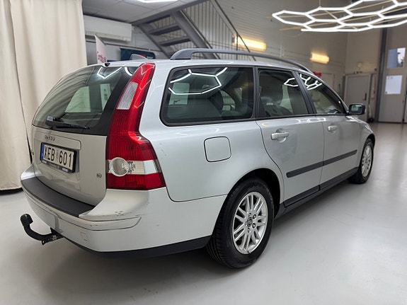 Volvo V50 4 of 19