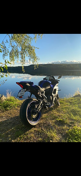Yamaha YZF-R7 2 of 3