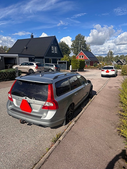 Volvo V70 4 of 5