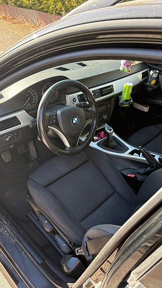 BMW 318d 3 of 6