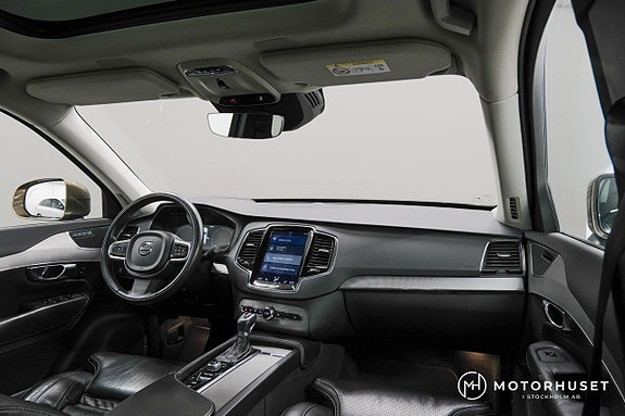 Volvo XC90 11 of 30