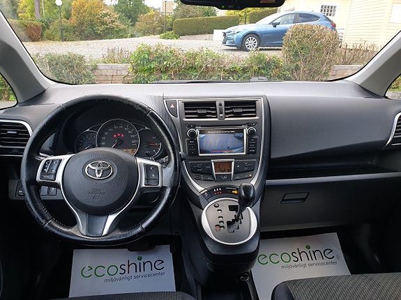 Toyota Verso-S 16 of 18