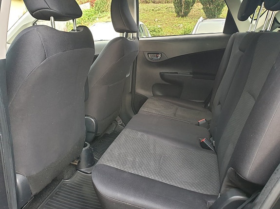 Toyota Verso-S 12 of 18