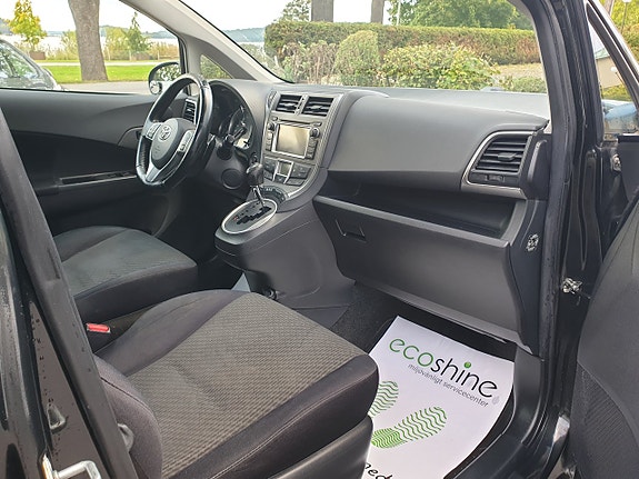 Toyota Verso-S 13 of 18