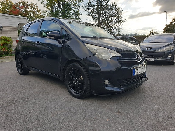 Toyota Verso-S 3 of 18