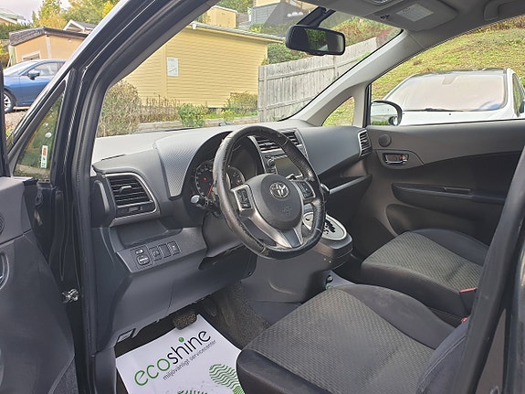 Toyota Verso-S 11 of 18