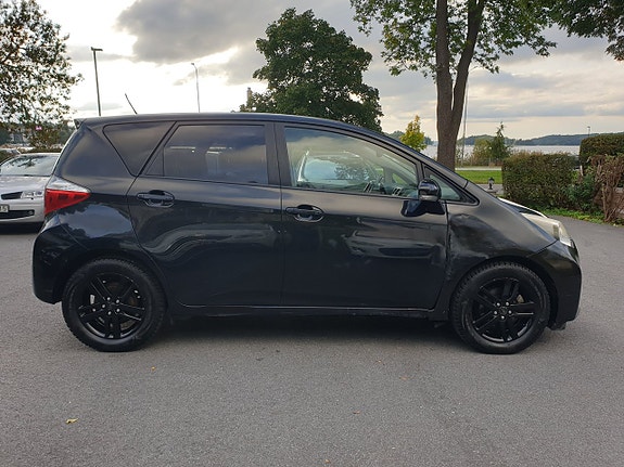 Toyota Verso-S 4 of 18
