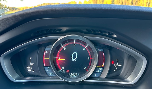 Volvo V40 8 of 8