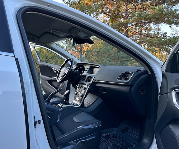Volvo V40 7 of 8