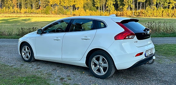 Volvo V40 3 of 8