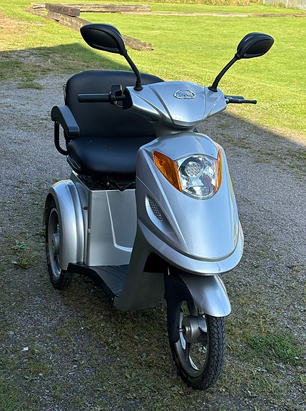 Eloped Scooter 3 of 4