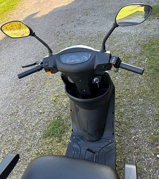 Eloped Scooter 4 of 4