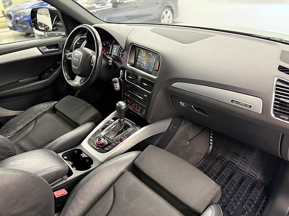 Audi Q5 10 of 21