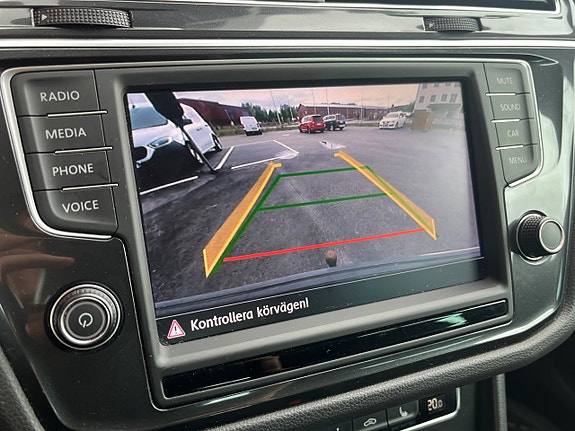 Volkswagen Tiguan 16 of 18