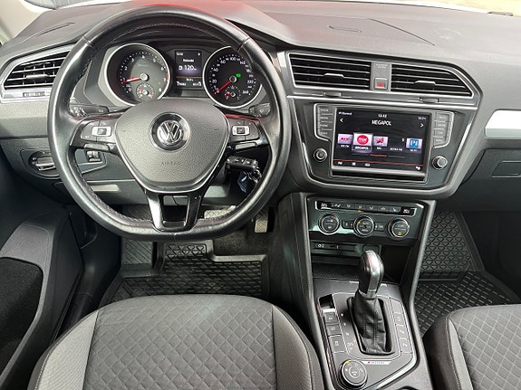 Volkswagen Tiguan 12 of 18