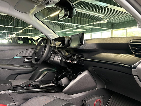 Peugeot 208 12 of 19