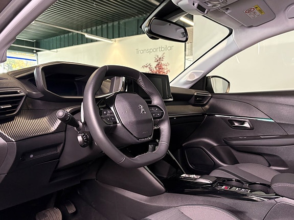 Peugeot 208 10 of 19
