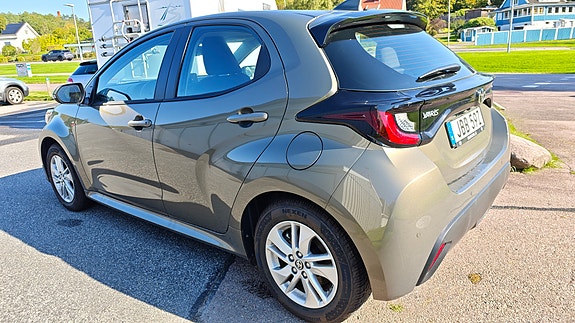 Toyota Yaris 4 of 15
