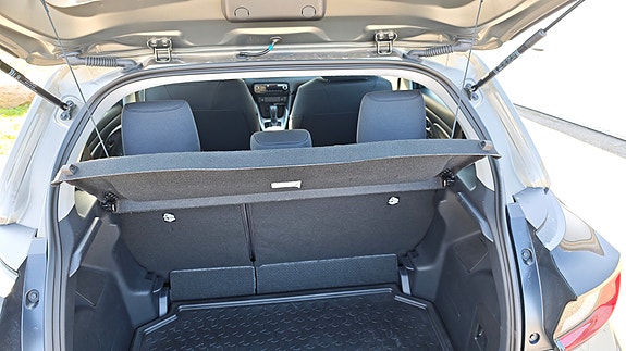 Toyota Yaris 9 of 15
