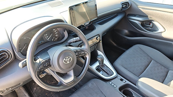 Toyota Yaris 13 of 15