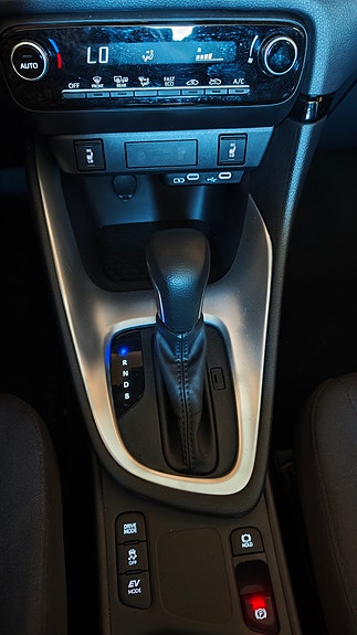 Toyota Yaris 15 of 15