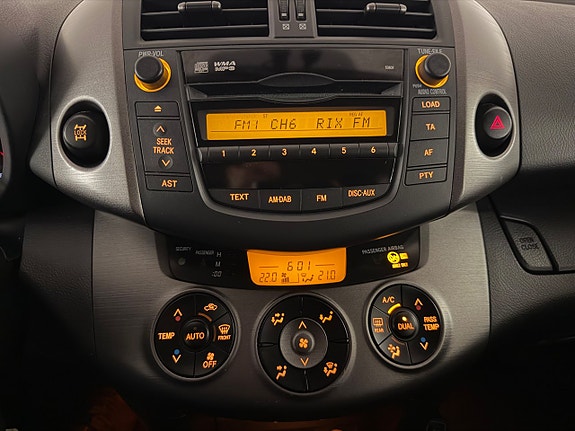 Toyota RAV4 11 of 18