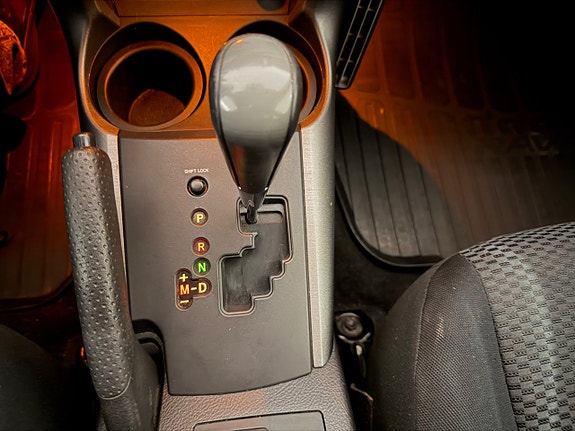 Toyota RAV4 12 of 18