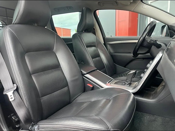 Volvo XC70 10 of 22
