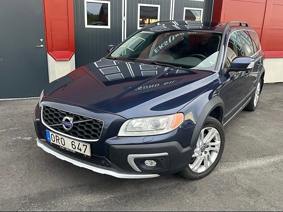 Volvo XC70 2 of 22