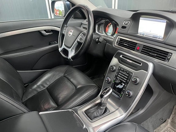 Volvo XC70 9 of 22