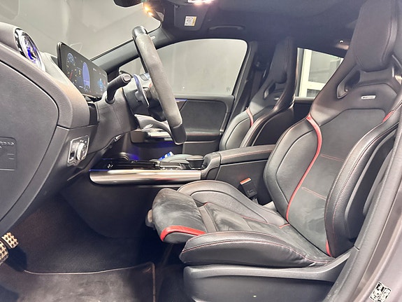 Mercedes-Benz GLA250+ 10 of 16