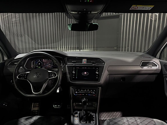 Volkswagen Tiguan 12 of 23