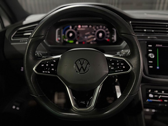 Volkswagen Tiguan 14 of 23