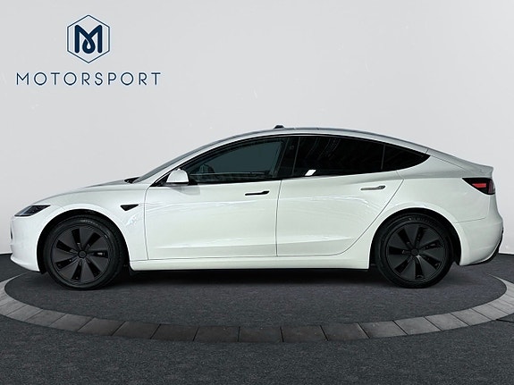 Tesla Model 3 4 of 26