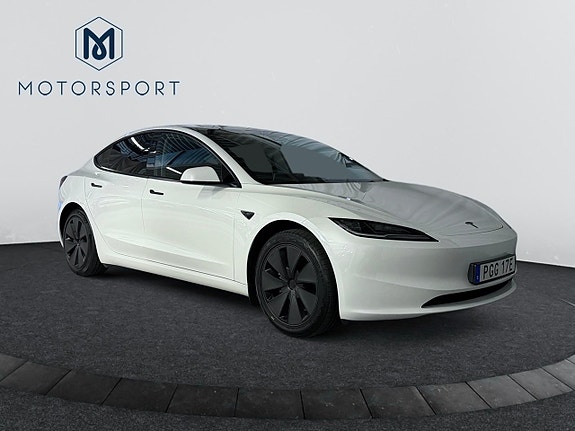 Tesla Model 3 10 of 26