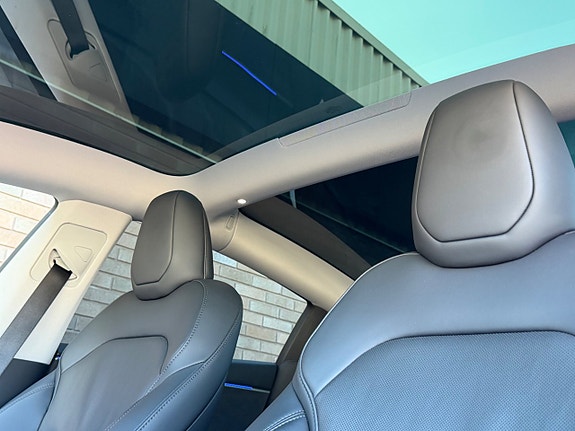 Tesla Model 3 20 of 26
