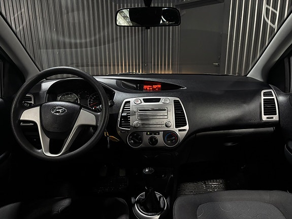 Hyundai i20 12 of 16