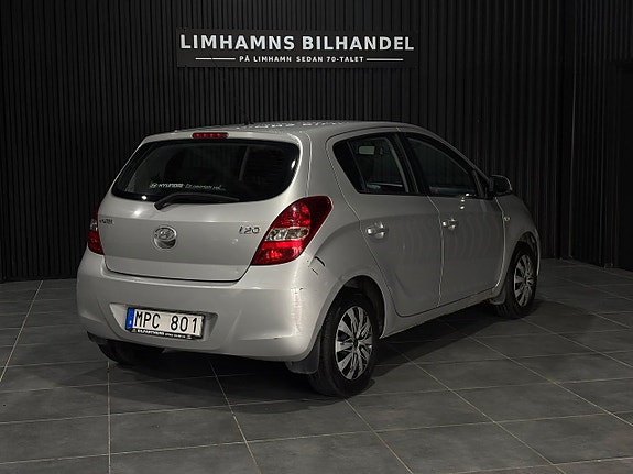 Hyundai i20 4 of 16