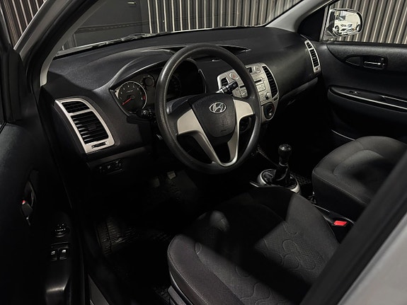 Hyundai i20 9 of 16