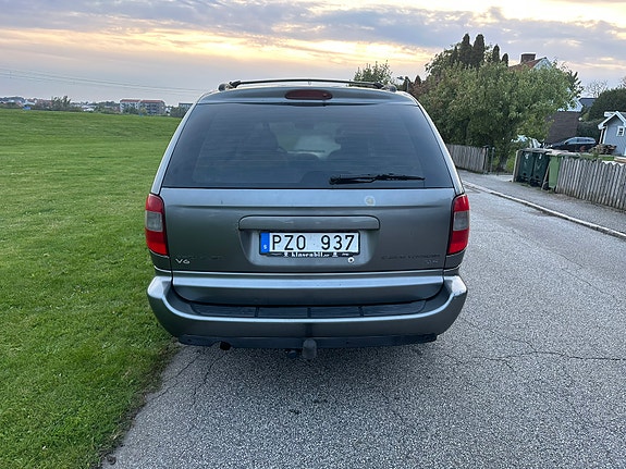 Chrysler Grand Voyager 3 of 25
