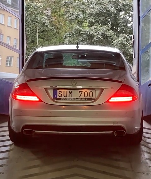 Mercedes-Benz CLS500 7 of 9