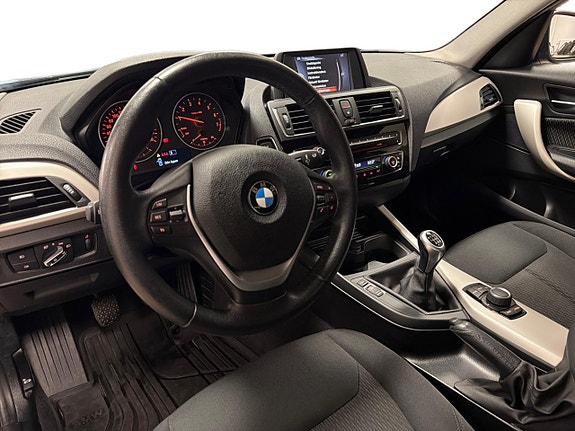 BMW 118i 8 of 30