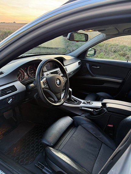 BMW 325d 7 of 12