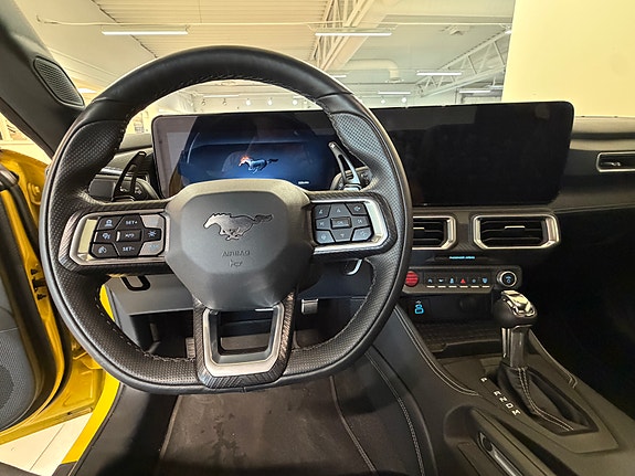 Ford Mustang 7 of 8