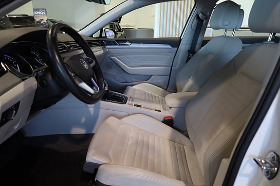 Volkswagen Passat 13 of 29
