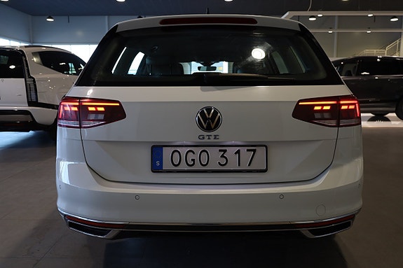 Volkswagen Passat 9 of 29