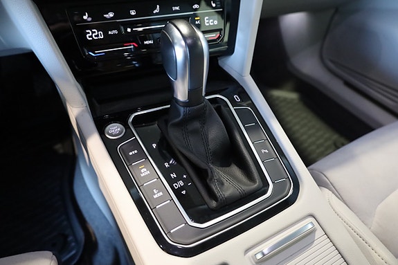 Volkswagen Passat 25 of 29