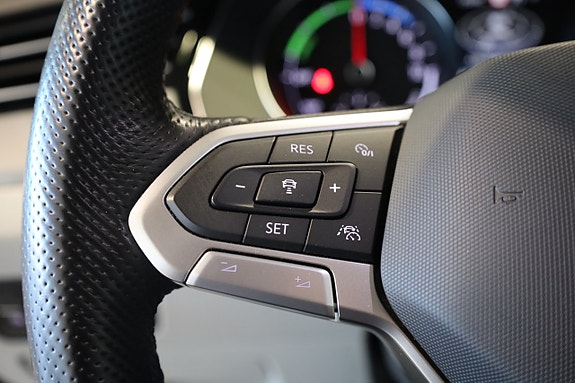 Volkswagen Passat 27 of 29