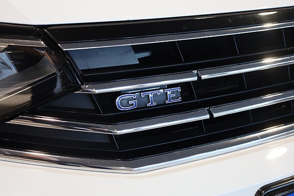 Volkswagen Passat 11 of 29