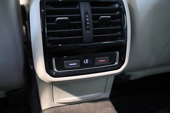 Volkswagen Passat 18 of 29